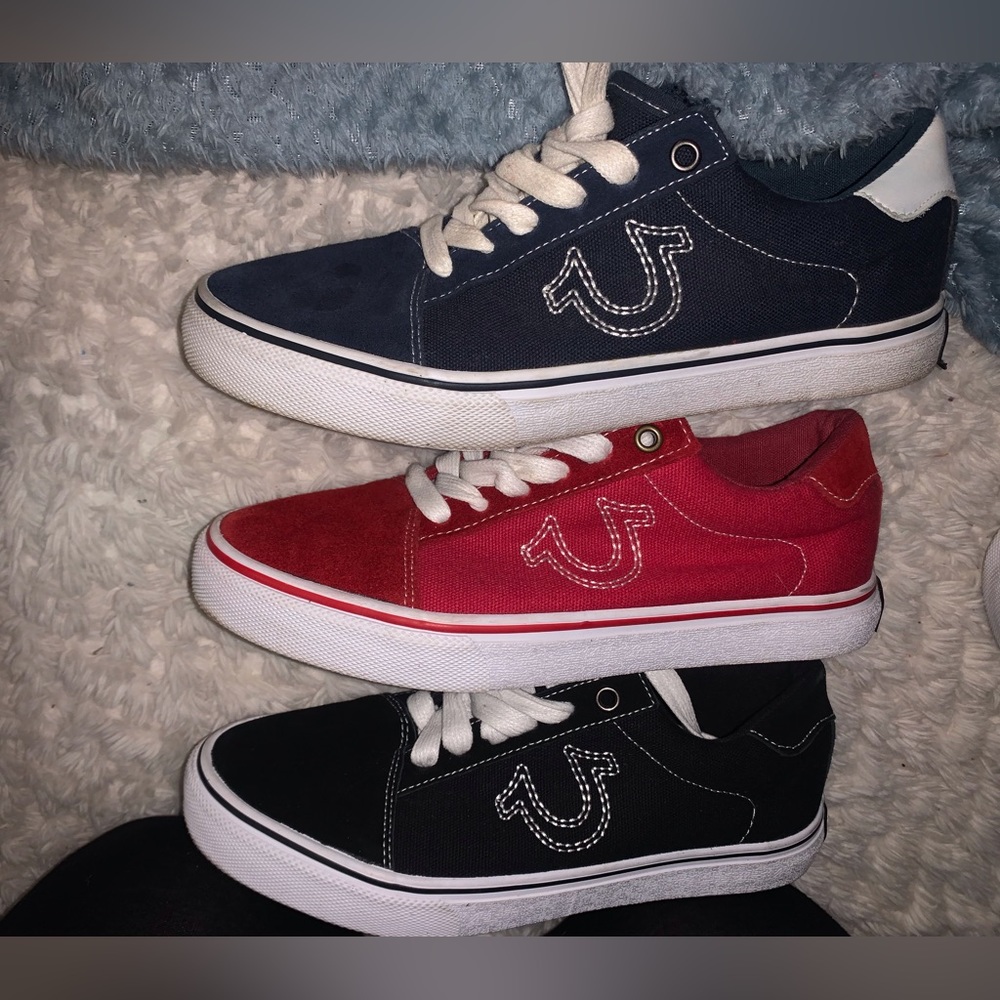 TRUE RELIGION SNEAKERS